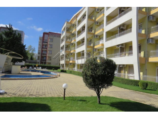 Large studio with pool view for sale..
