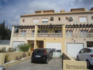 nice bungalow completely refurbished in 2002.tastefully..