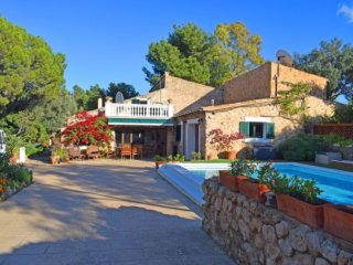 Beautiful Rustic House With Very Nice..