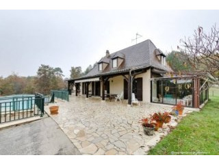 6 Beroom Villa Set On 1.6 Hectares Of..