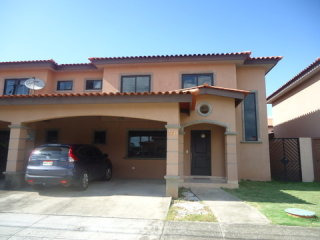 House For Rent In VersallesCasa Para..