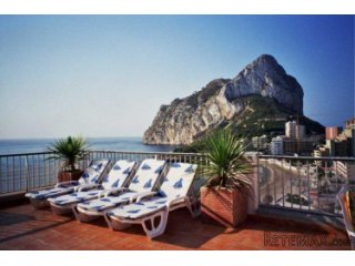 Áticoduplex en la playa de Levante en Calpe, con vistas..