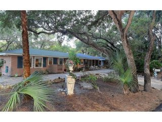 4 bedroom House For Sale: 7372..