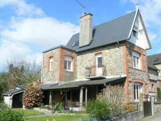 Large Detached House, Garden..