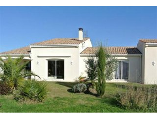 5 Bedrooms - Villa - Poitou-Charentes..