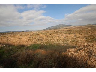 Building plot 48,000 M2 with Main water..