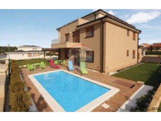 IZVRSNI APARTMAN S VLASTITIM BAZENOM