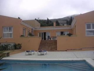 4 bedroom Detached Villa For Sale: El..