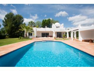 VILLA FOR SALE IN NUEVA ATALAYA