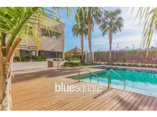 Luxury 4 bedroom groundfloor apartment..