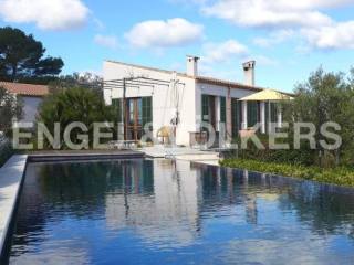 High-quality country house with a nice..