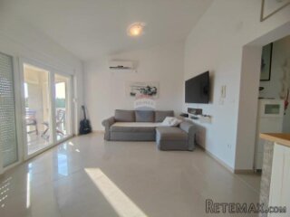 SELCE- apartman s pogledom na more i bazenom