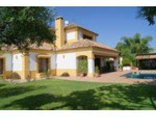 4 Bedrooms - Villa - Malaga - For Sale