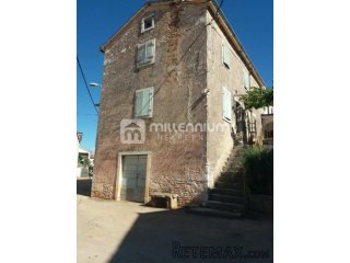 Istra, Višnjan, 170m2, dvije kamene kuće
