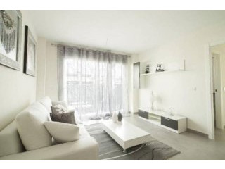 3 Bedroom 2 Bathroom Apartment In..