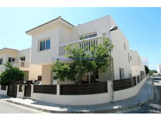 House - For Sale - 3 Bedrooms