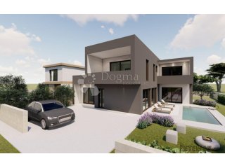 ODLIČNA VILLA U IZGRADNJI 300 m OD MORA