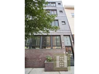3 bedroom Apartment For Sale: 402..