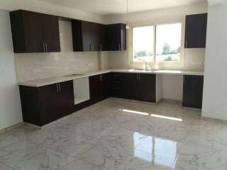 BARGAIN!!!A brand new 4 bedroom..