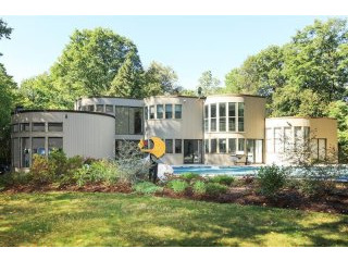 3 bedroom House For Sale: 4 Cole Drive..