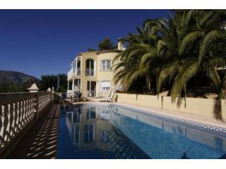 3 Bedrooms - Villa - Alicante - For Sale