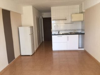 Study Just 5 Min Walk From The Beach!