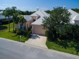 3 bedroom House For Sale: 875 Saint..