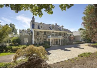 5 bedroom Detached House For Sale: 19..