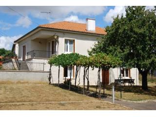 Modern property with basement in Ruffec