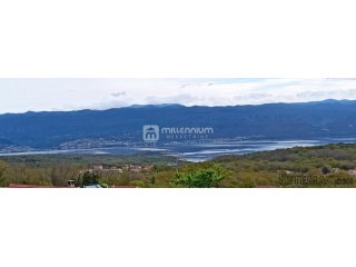 Otok Krk, Risika, dio kuće, 2 stana, okućnica