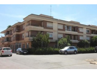 Spacious 3 bedroom top floor apartment..