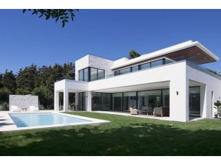 4 Bedrooms - Villa - Malaga - For Sale
