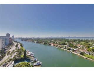 2 bedroom Flat For Sale: 5500 COLLINS..
