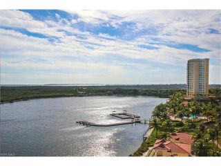 3 bedroom Condominium For Sale: Fort..