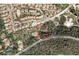 Large plot with spectacular views in..