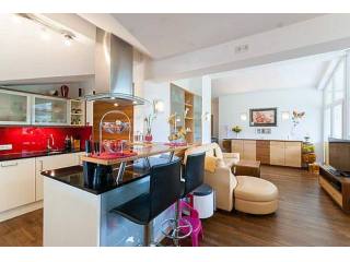 Generous multi-family house with 4..
