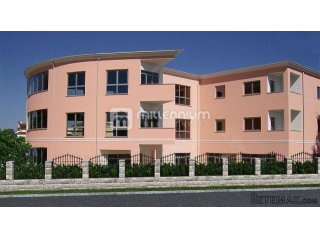 Istra, Rovinj, poslovna zgrada, visoki roh-bau u..