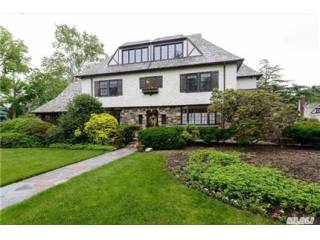 121 Whitehall Blvd Garden City, NY 11530