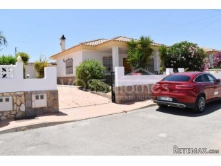 EXCLUSIVE TO VOSS HOMES - A spacious, light & airey 3 bed..