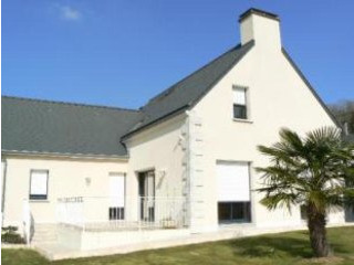 Traditional House with Nice Garden