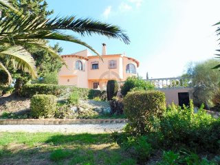 Large Beautiful Villa With Sea And..