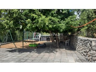Crikveničko zaleđe, Grižane, kuća s okućnicom