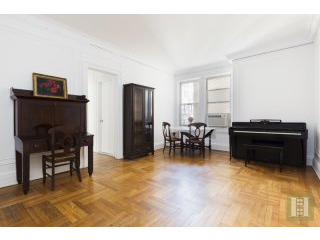 3 bedroom Apartment For Sale: 370..