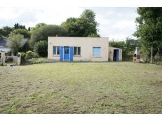 2 Bed Detached House & Garden