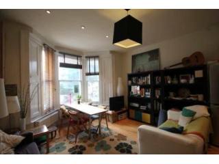 2 Bed Flat/Apartment To Let in London