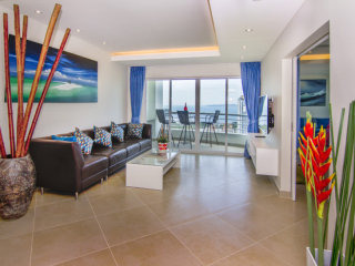 Holiday rental: Spectacular 2-bedroom..