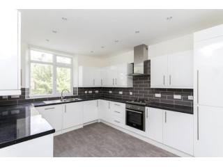 4 Bed Flat/Apartment To Let in London