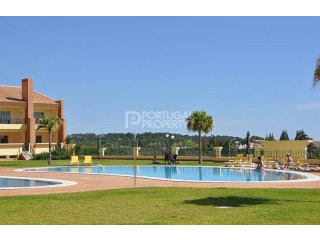 1 bed apartment in luxury condominium