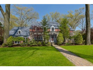 6 bedroom House For Sale: 33 Silver..
