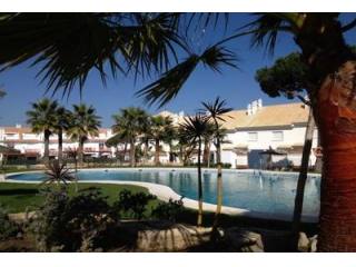 Town House - This spacious three..